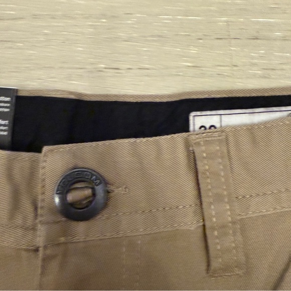 Volcom Tan Flat Front Shorts Modern Straight Chinos Back to School - Picture 3 of 7